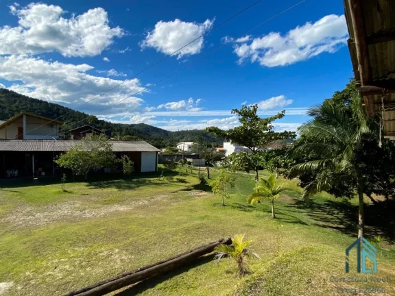 Imagem Sítio Lindo, com uma bela cachoeira, com cabanas e casa, em Governador Celso Ramos - SC