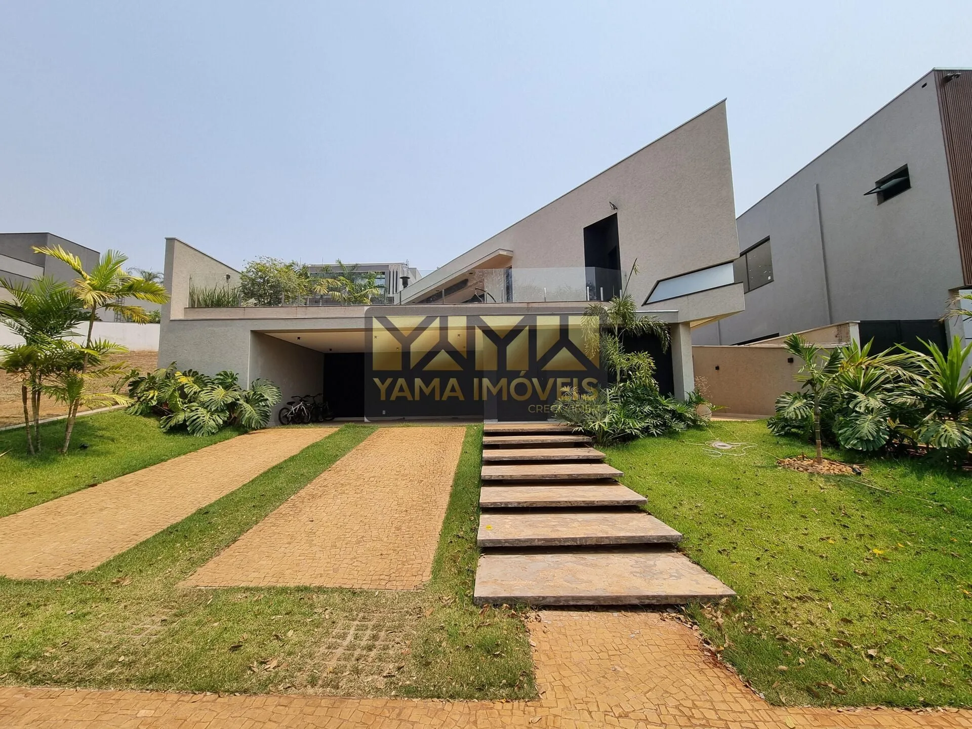Imagem Alphaville 3 - Sobrado de Luxo 254m² | 4 Suítes, Piscina e Energia Solar em Condomínio Alphaville
