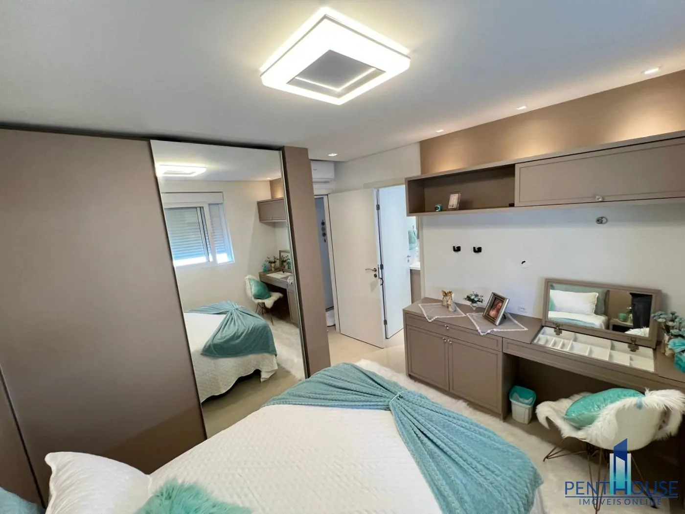 Imagem Apartamento Zona Central para Venda em Balneário Camboriú, CENTRO, 3 dormitórios, 3 suítes, 4 banheiros, 3 vagas