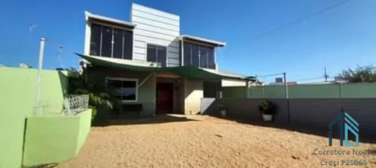 Imagem Sobrado com edícula, 05 quartos sendo duas suítes à venda no Atuba, divisa com Tingui, próximo ao Bacacheri em Curitiba PR
