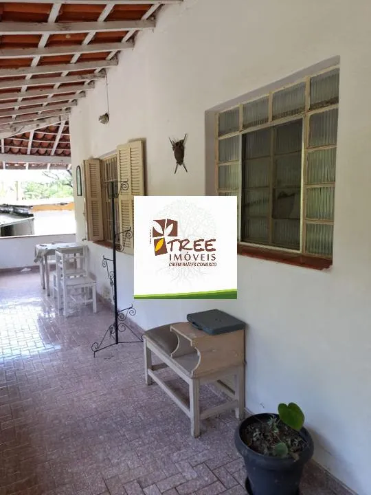 Imagem VENDA DE CHÁCARA NO VISTA ALEGRE, EM ARUJÁ/SP, OPORTUNIDADE com 5.160m², 4 quartos, sala ampla, cozinha ampla e grande área verde. CONSULTE-NOS