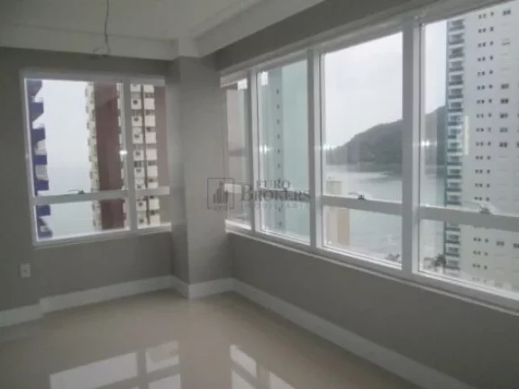 Imagem Apartamento com 3 suítes quadra mar em Balneário Camboriú.