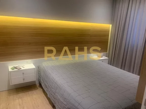 Imagem O apartamento com sacada integrada, conta com 02 dormitórios com ar condicionado já está instalad...