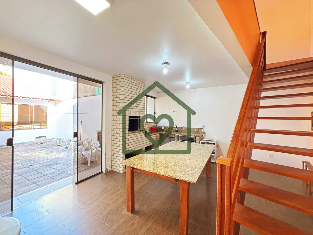 Imagem Residência com Anexo e Espaço de Lazer Completo 
 
Excelente residência semi nova, construída em...