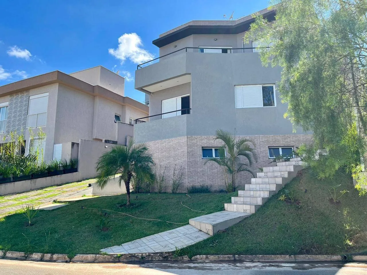 Imagem Oportunidade: Linda Casa no Parque Sinai em Santana de Parnaíba