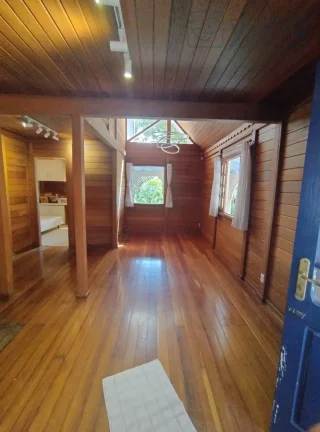Imagem Imóvel de luxo no Condomínio Bosque de Grevílea em Vinhedo-SP: 3 quartos, 2 suítes, 3 salas, 3 banheiros, 4 vagas, 245m².