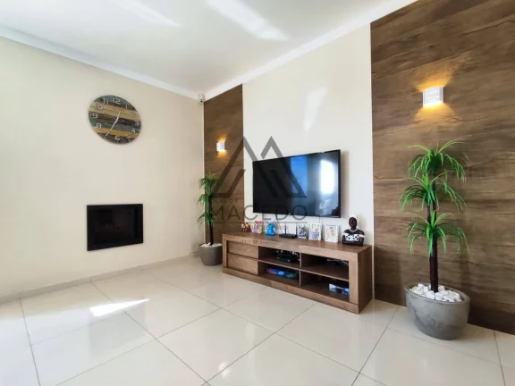 Imagem Casa Mobiliada no Ninho Verde 1 – Piscina Aquecida – Localização Especial