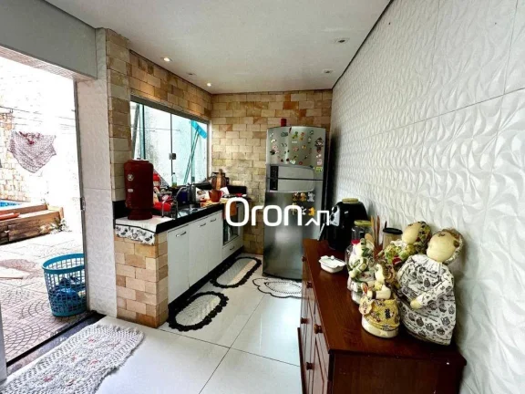 Imagem Sobrado à venda, 200 m² por R$ 790.000,00 - Vila Colemar Natal e Silva - Goiânia/GO