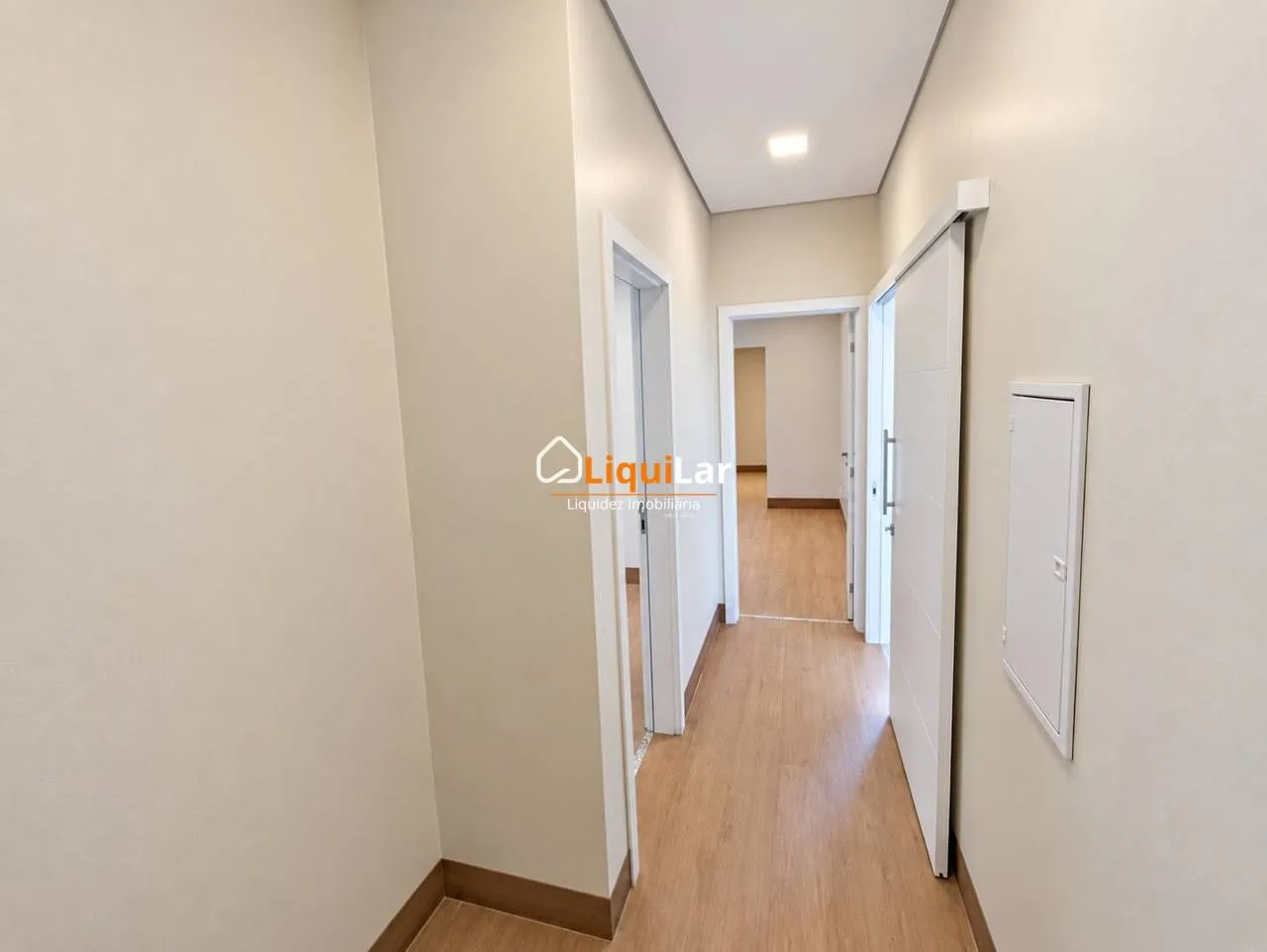 Imagem Residencial Alphaville II | Casa Térrea de Alto Padrão com 3 Suítes, Piscina Aquecida e Energia Fotovoltaica