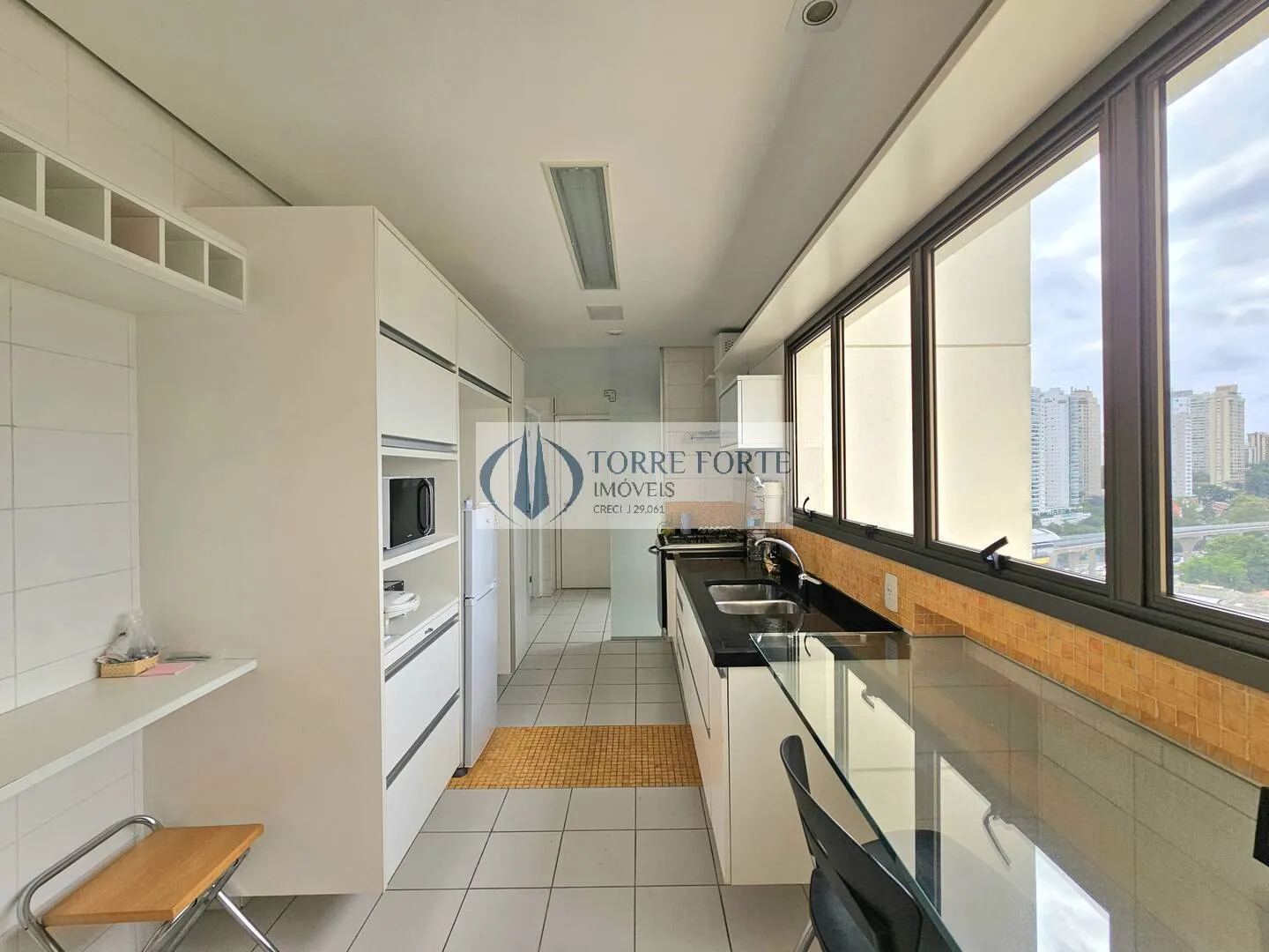 Imagem Excelente apartamento, 3 suítes 5 banheiros 3 vagas de garagem, no Brooklin