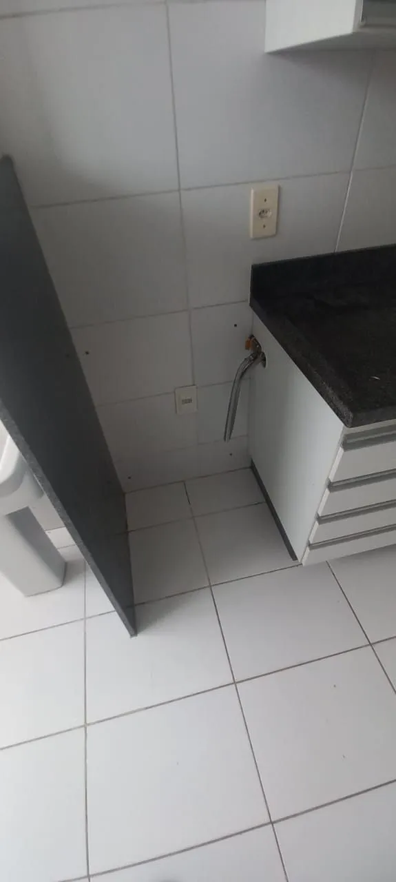 Imagem Apartamento à venda, no condomínio Reserva Anáua todo com piso porcelanato e armário na cozinha