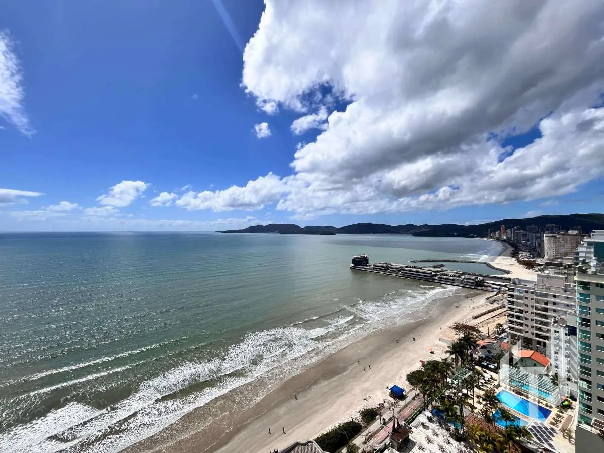 Imagem Apartamento Quadra Mar Pronto para Morar 4 Suítes em Meia Praia