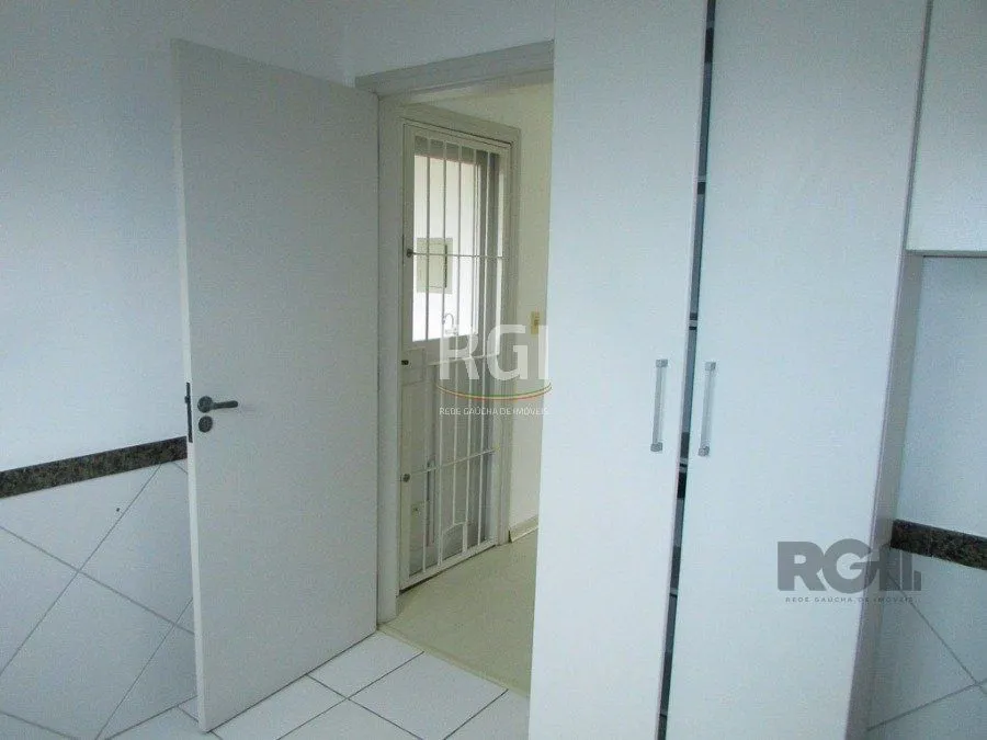 Imagem Casa em condomínio para Venda com 3 dormitórios, sendo 1 suites e 2 vagas no bairro Cristal