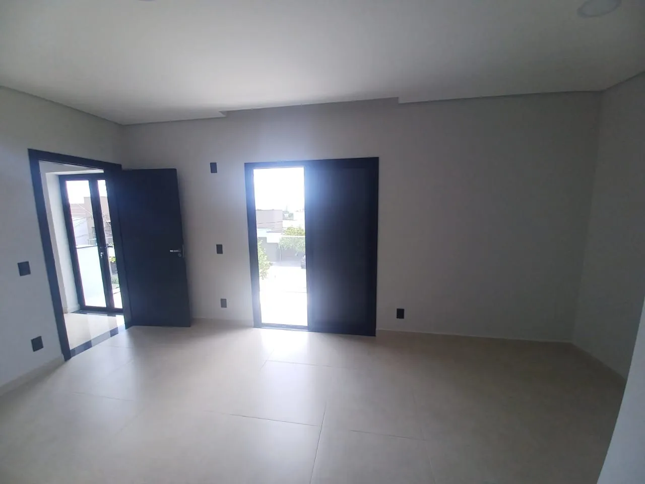 Imagem Impressionante casa térrea de 400m² com 5 dormitórios no Terras de São Lucas