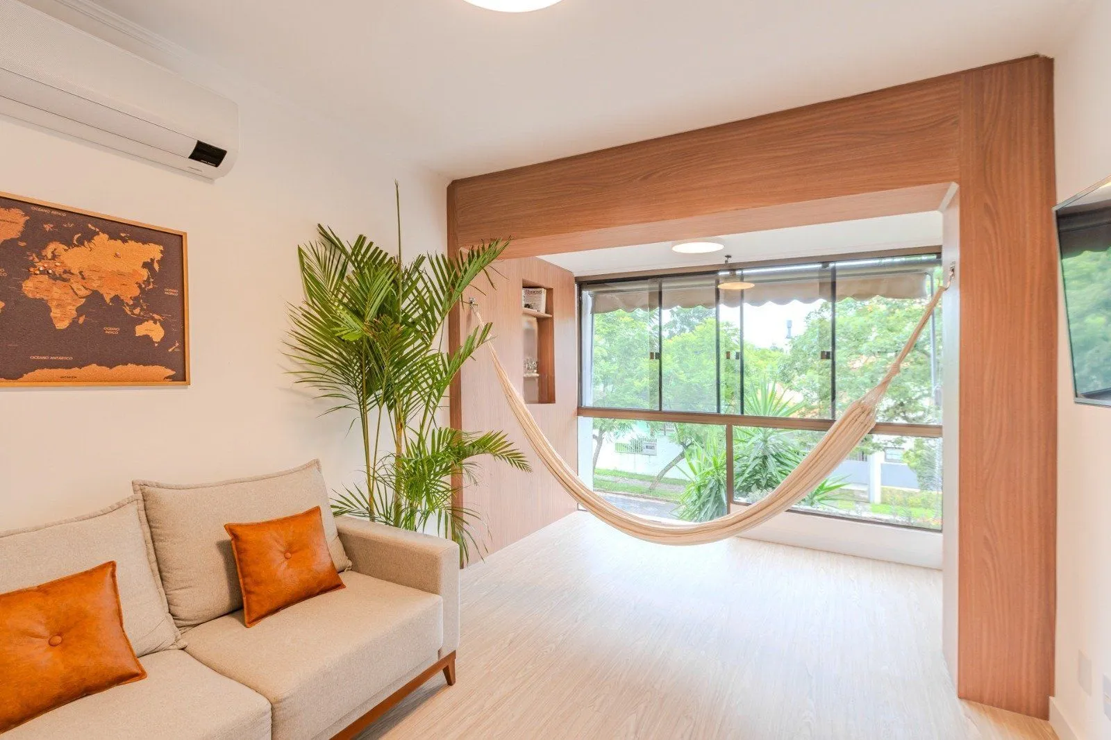 Imagem Apartamento de 3 dormitórios á venda no Bairro Cristal, Porto Alegre