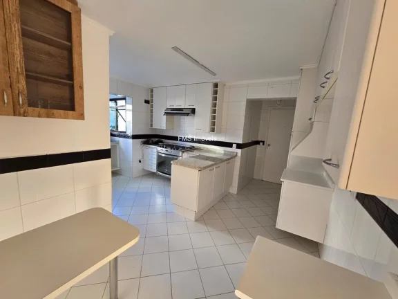 Imagem Apartamento à venda em Moema, com 3 quartos sendo1 suíte, 3 banheiros, 2 vagas, 130m² de área.