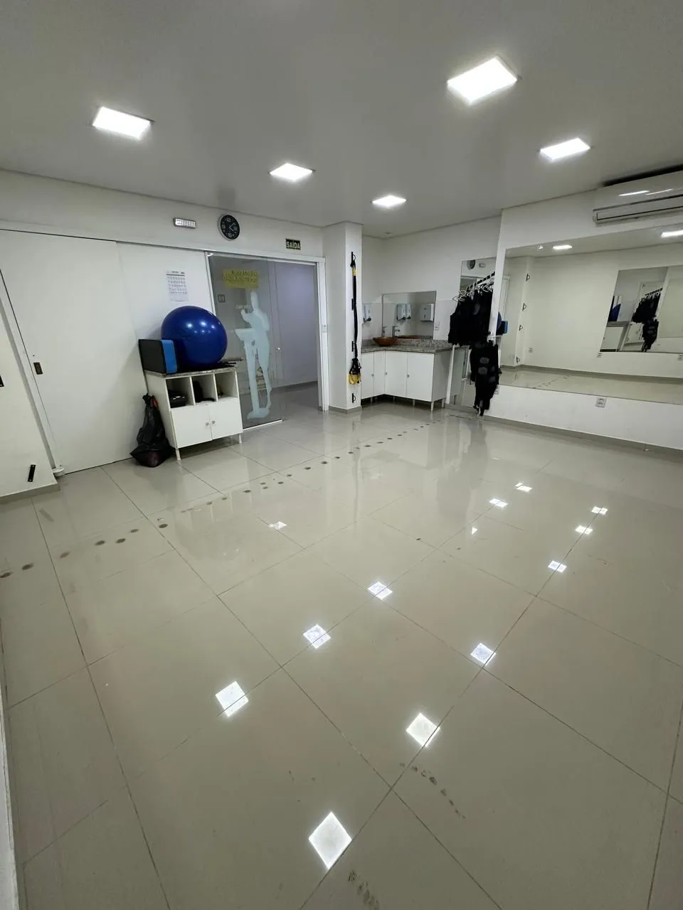 Imagem sala comercial completa