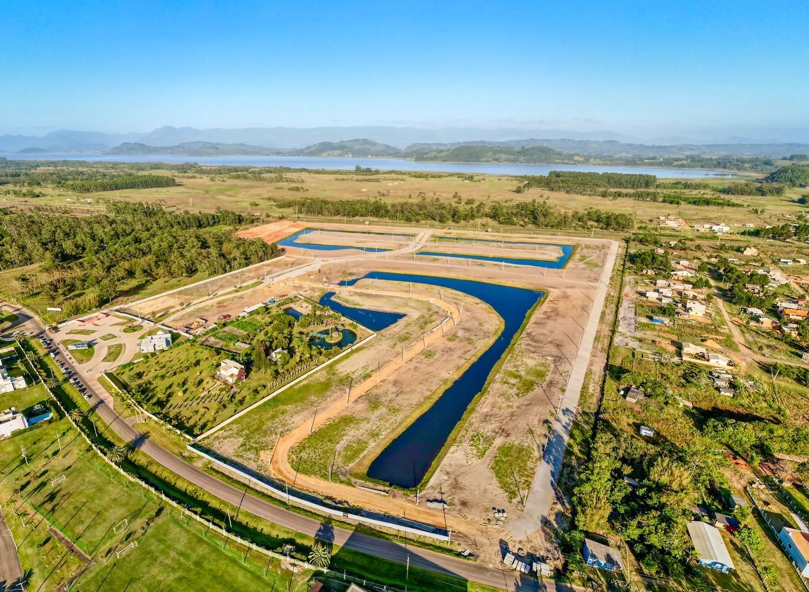 Imagem Terreno em Condomínio à venda em Torres, 402m2