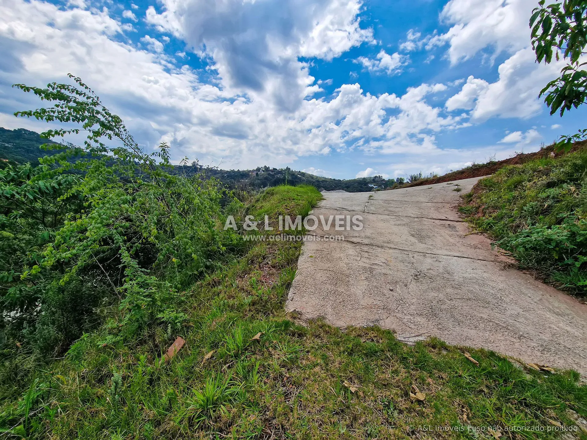 Imagem Terreno no Quintas do Atalaia | Vista para o vale e projeto aprovado