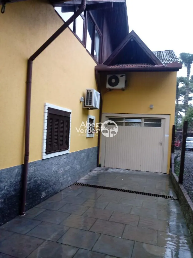 Imagem Vende-se Casa no Bairro Palace Hotel em Canela