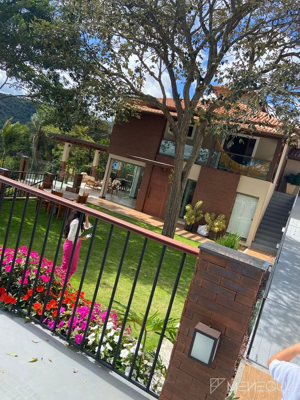 Imagem casa alto padrao em pedra azul