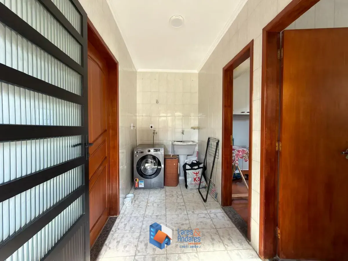 Imagem Sobrado para venda em Parque Vitória com 3 quartos, sendo 1 suíte, 208m²