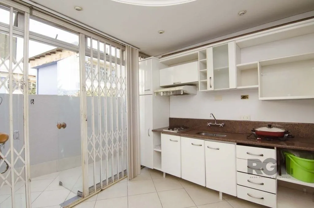 Imagem Excelente casa de 116m² com 2 dormitórios no bairro Cidade Baixa.