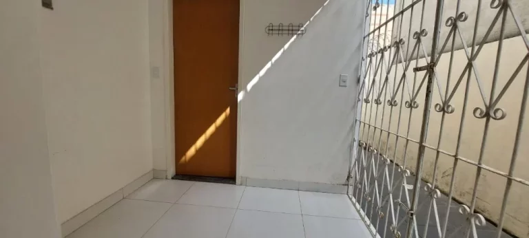Imagem CASA DUPLEX A VENDA COM 07 QUARTOS 2 SUÍTES E 4 VAGAS DE GARGENS NA PRAIA