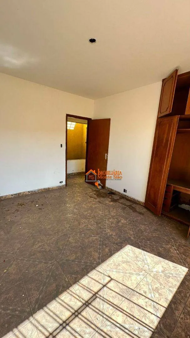 Imagem Casa com 3 dormitórios à venda, 250 m² por R$ 870.000,00 - Jardim Santa Mena - Guarulhos/SP