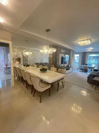 Imagem Apartamento com 3 dormitórios à venda, 138 m² por R$ 3.694.959,10 - Centro - Balneário Camboriú/SC