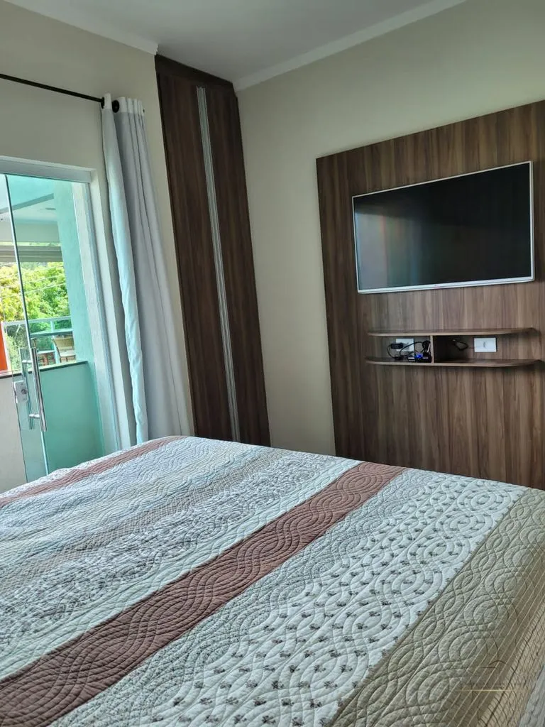 Imagem Casa à Venda com 3 quartos no bairro Caio Junqueira, Poços de Caldas - MG