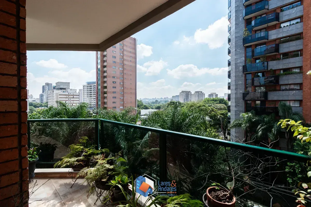 Imagem Apartamento para venda em Moema com 4 quartos, sendo 3 suítes, 222m²