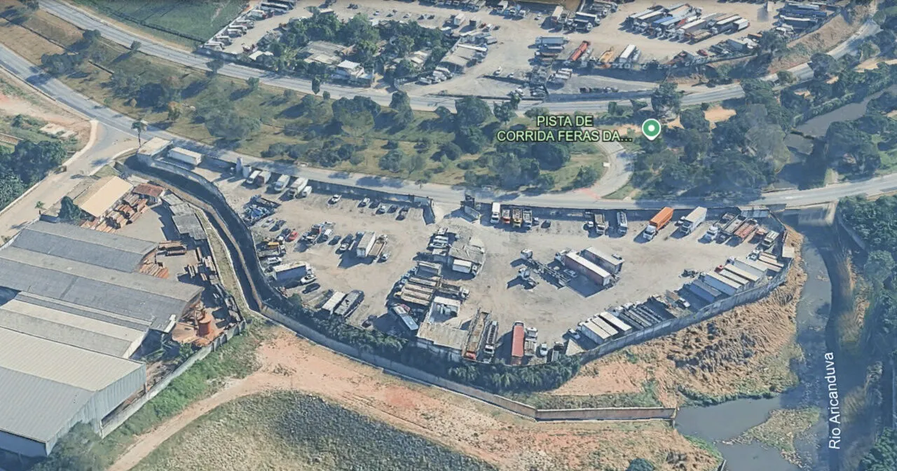 Imagem Terreno de 2.275 m² na Av. Aricanduva com alto potencial para incorporação e comércio.