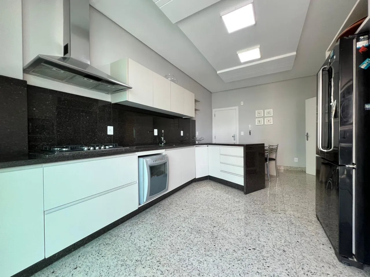 Imagem Apartamento com vista para o mar à venda com 350m2 por R$ 10.500.000,00