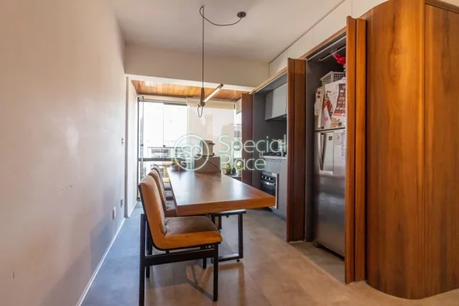 Imagem Apartamento moderno, compacto, com um dormitório ( suíte ), sala de televisão e jantar, cozinha m...