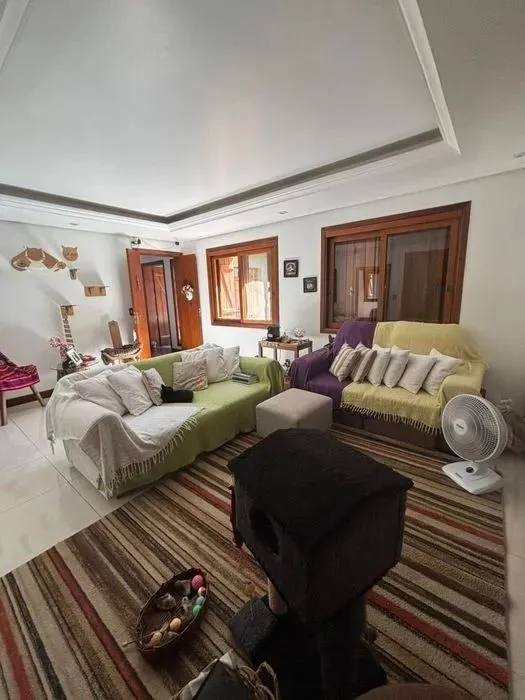 Imagem Residência de Luxo em Condomínio Fechado com 4 Dormitórios, 3 Suítes e Área de Lazer Privativa - São Lucas, Viamão/RS