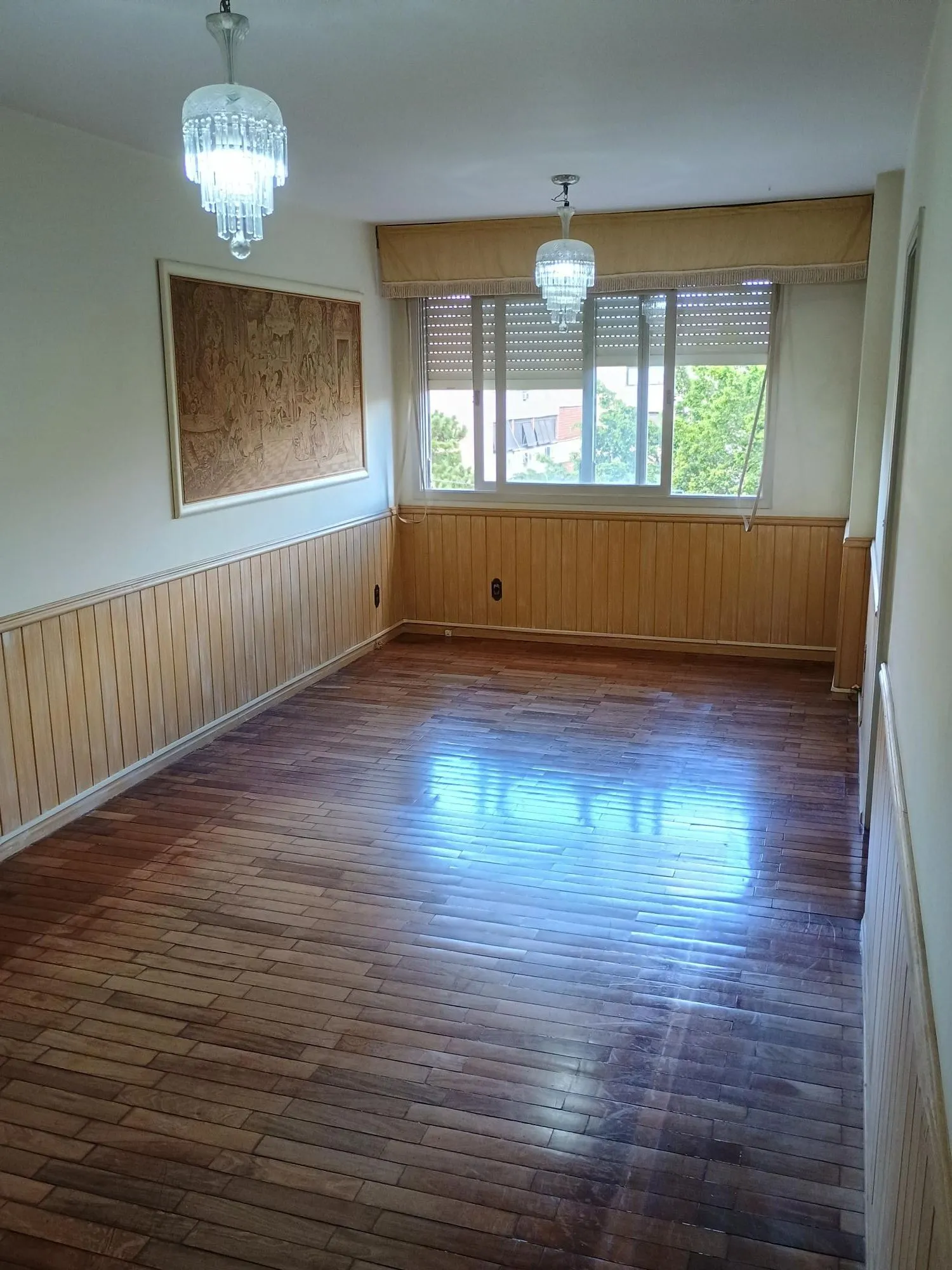 Imagem Apartamento com 03 quartos e 01 vaga à Venda no Bairro Rio Branco, Porto Alegre