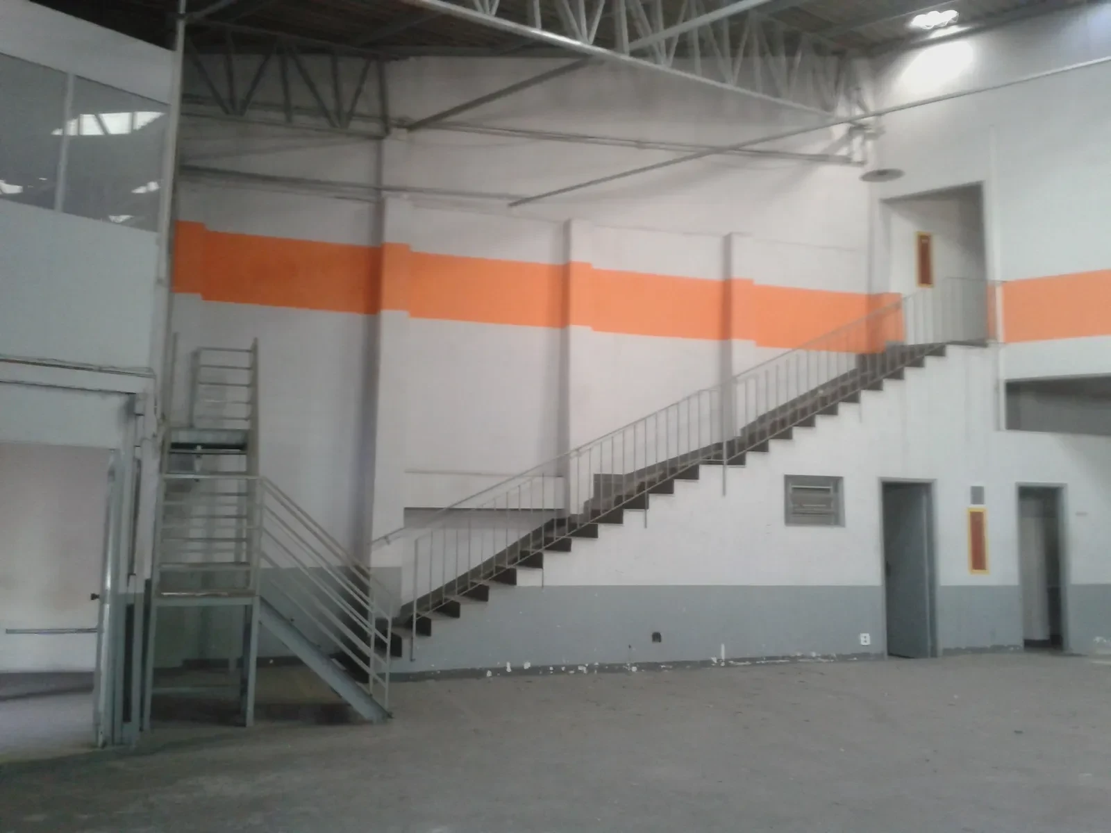 Imagem Galpão para Alugar, 435 metros em Ayrosa - Osasco