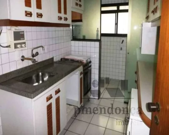 Imagem Apartamento arejado e iluminado, piso laminado, living para 02 ambientes, dormitÃ³rios ricos em armÃ...