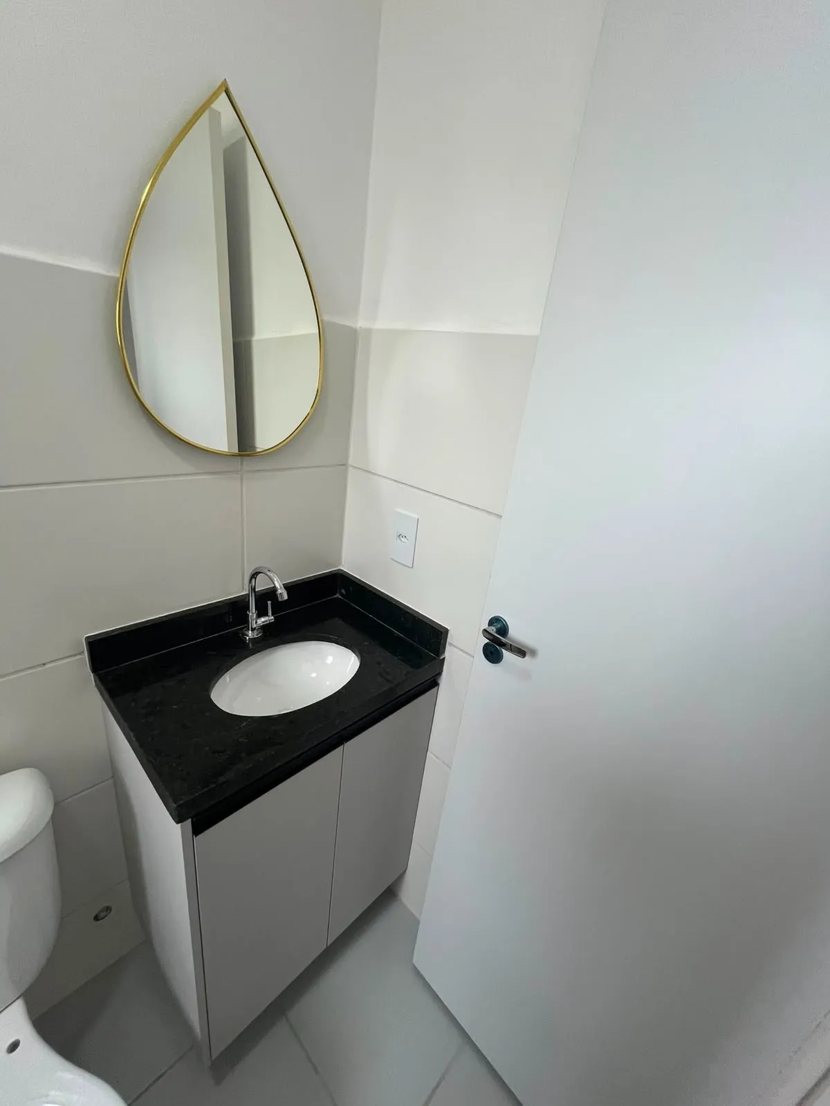 Imagem Apartamento à venda no Mirante Ipanema, Caguassu, com 46m², 2 quartos, varanda, andar alto, piscina e lazer completo. Aceita financiamento e FGTS.