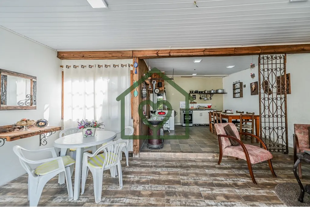 Imagem Ótima casa, com perfeita posição solar, podendo ser utilizadas concomitante comercial e residenci...