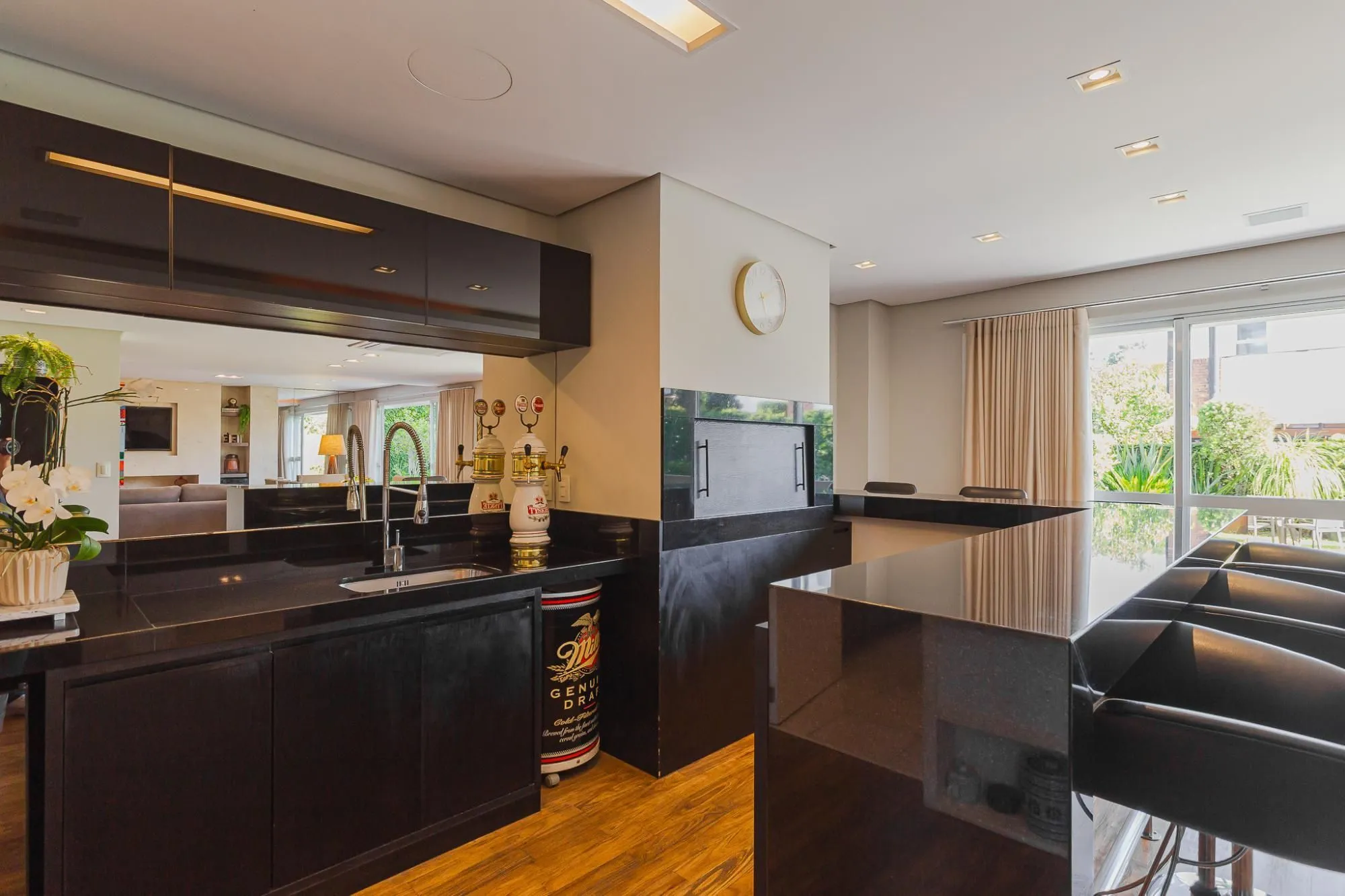 Imagem CONDOMINIO ATMOSFERA - CASA MOBILIADA DE 4 SUÍTES COM 4 VAGAS