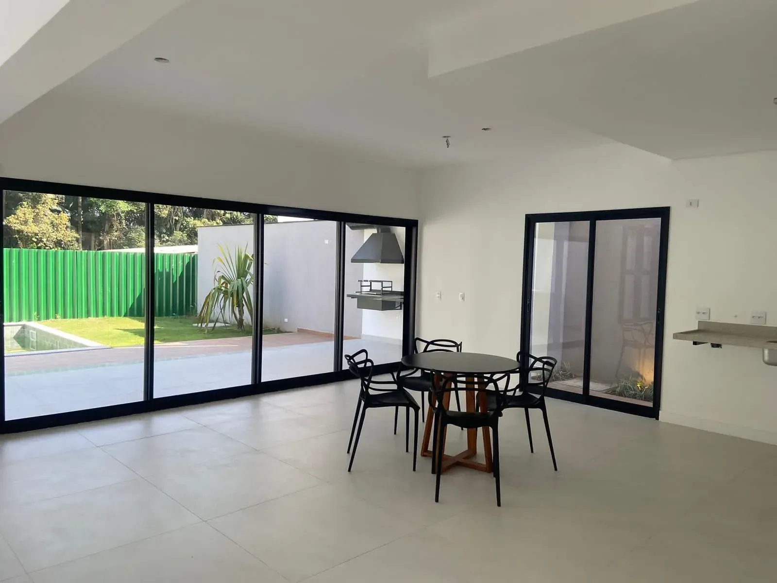 Imagem Sobrado com 4 Quartos à Venda, 341 m² em Represa - Ribeirão Pires