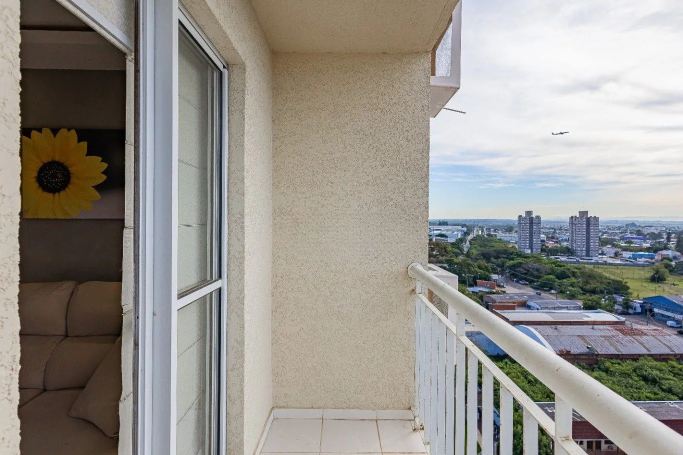 Imagem Apartamento de 2 dormitórios à venda em São Sebastião, Porto Alegre.