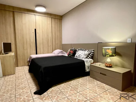 Imagem CASA CONDOMÍNIO ALTO PADRÃO COM 5 DORMITÓRIOS,SENDO 2 SUÍTES, 4 BANHEIROS SOCIAL,SALA 2 AMBIENTES,COZINHA AMERICANA,ÁREA GOURMET