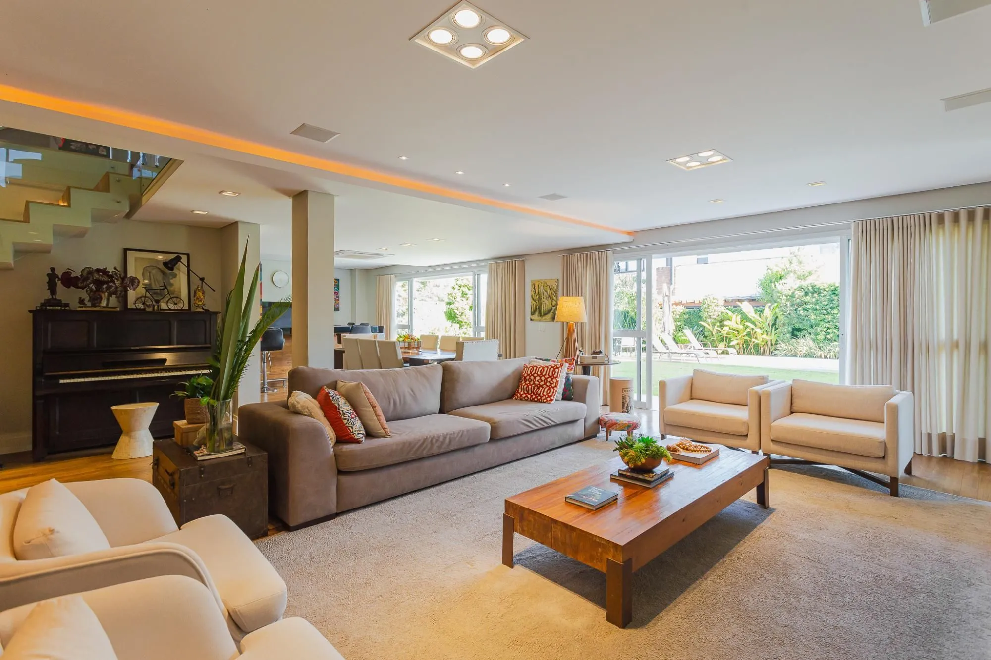 Imagem CONDOMINIO ATMOSFERA - CASA MOBILIADA DE 4 SUÍTES COM 4 VAGAS