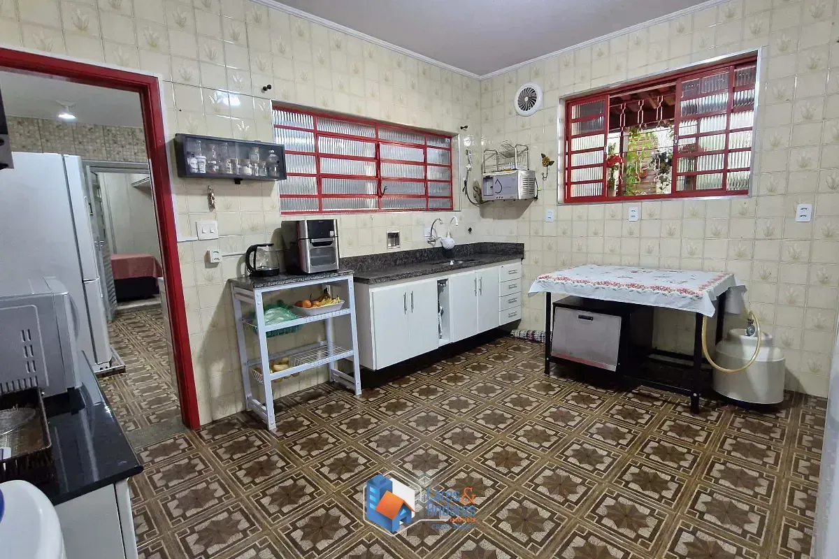 Imagem Sobrado para venda em Bortolândia com 3 quartos, 206m²