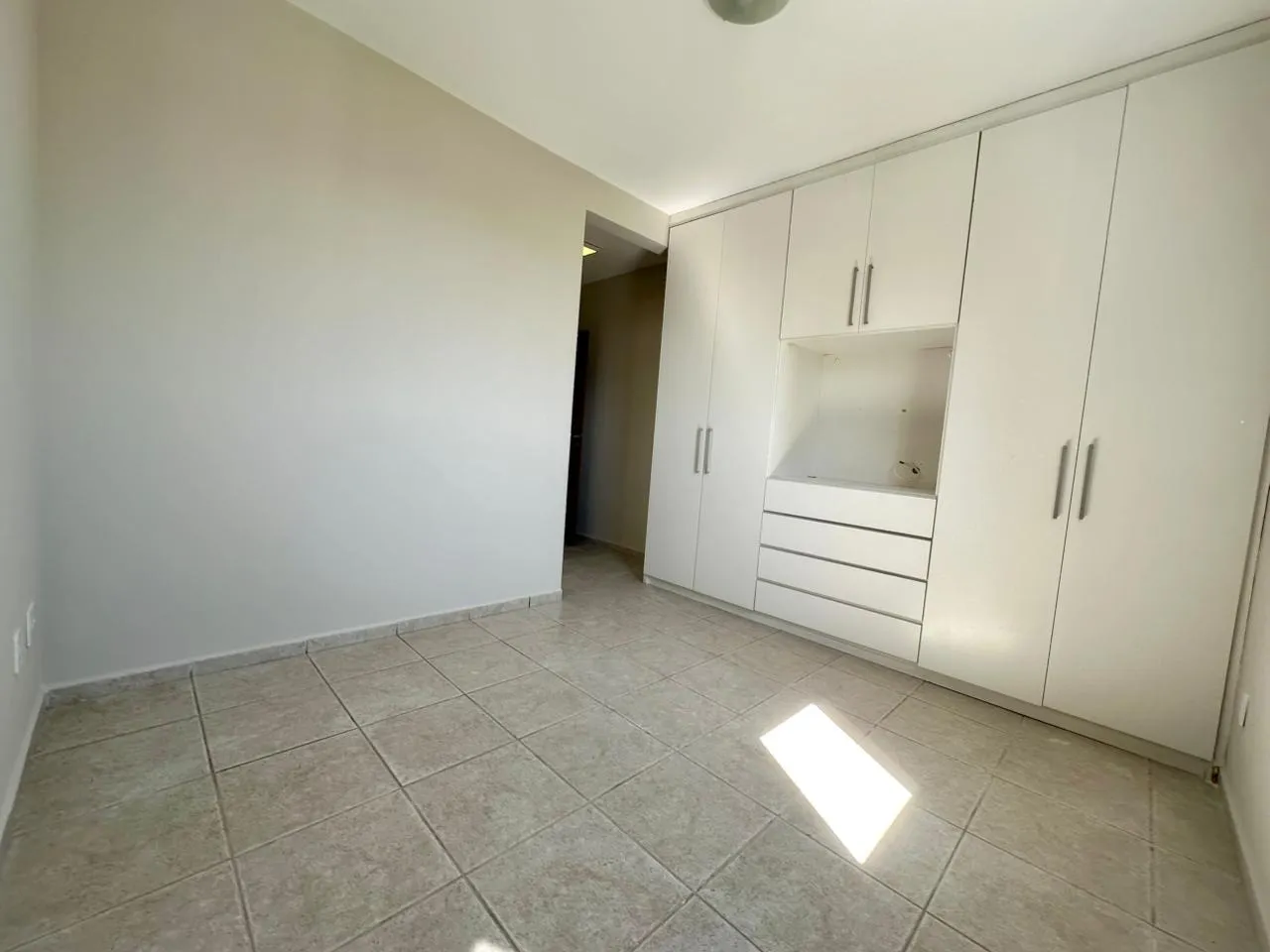 Imagem Apartamento no Edifício Mediterraneé no Campolim com 3 dormitórios, varanda ampla e localização privilegiada