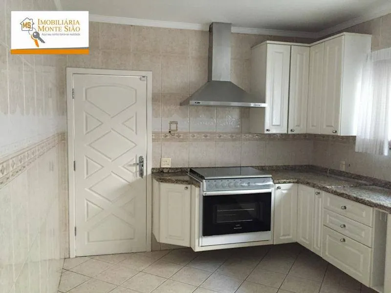 Imagem Sobrado com 3 dormitórios à venda, 200 m² por R$ 930.000,00 - Vila Galvão - Guarulhos/SP