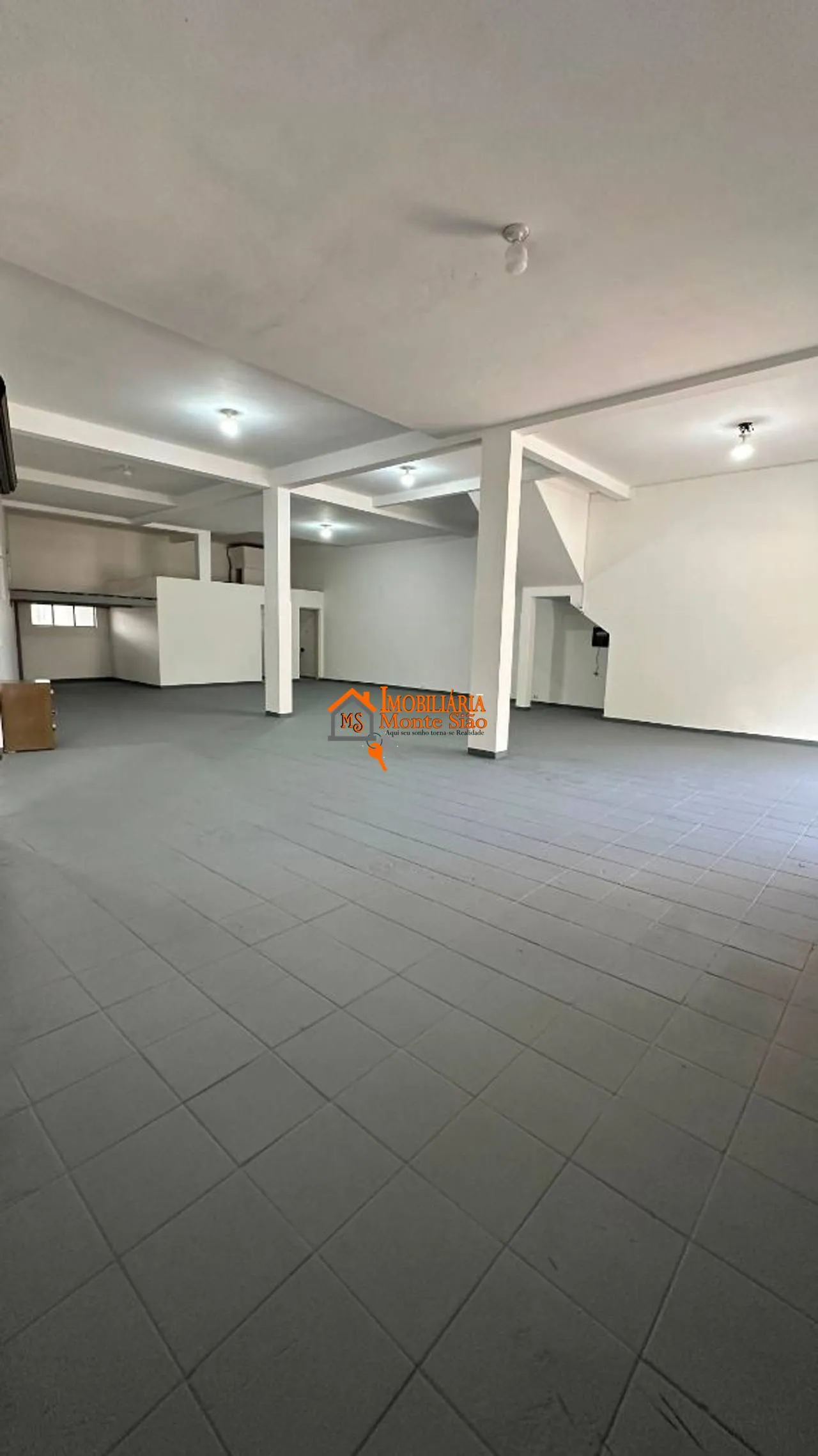 Imagem Salão para alugar, 250 m² por R$ 6.205,00/mês - Vila das Palmeiras - Guarulhos/SP